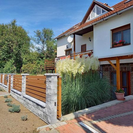 Koko Apartman Тихань Экстерьер фото
