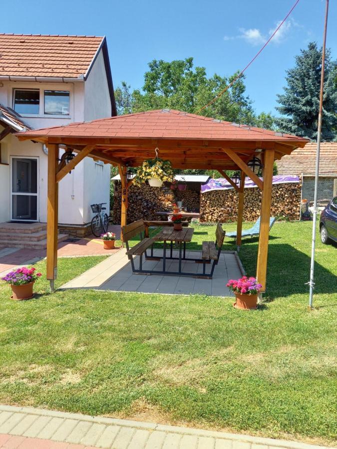 Koko Apartman Тихань Экстерьер фото