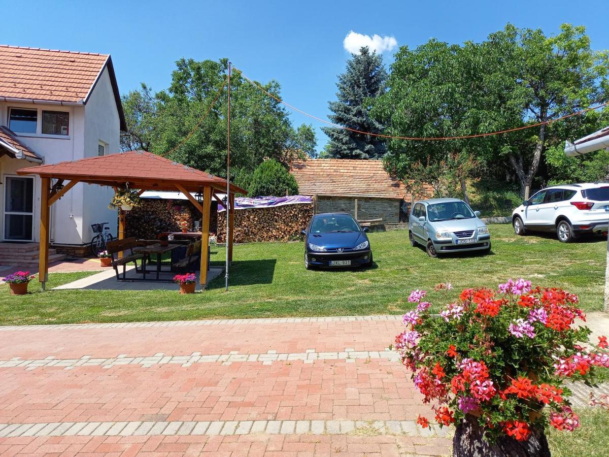 Koko Apartman Тихань Экстерьер фото