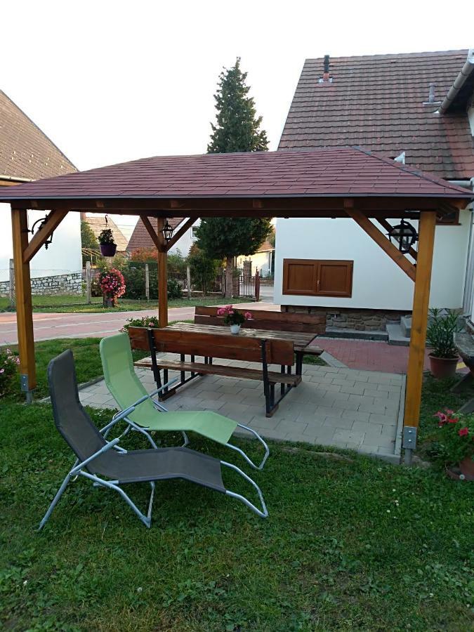 Koko Apartman Тихань Экстерьер фото